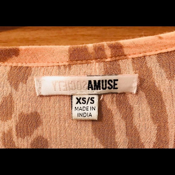 Amuse Society Peach and Tan Animal Print Midi Length Kimono.Size XS - Picture 5 of 5